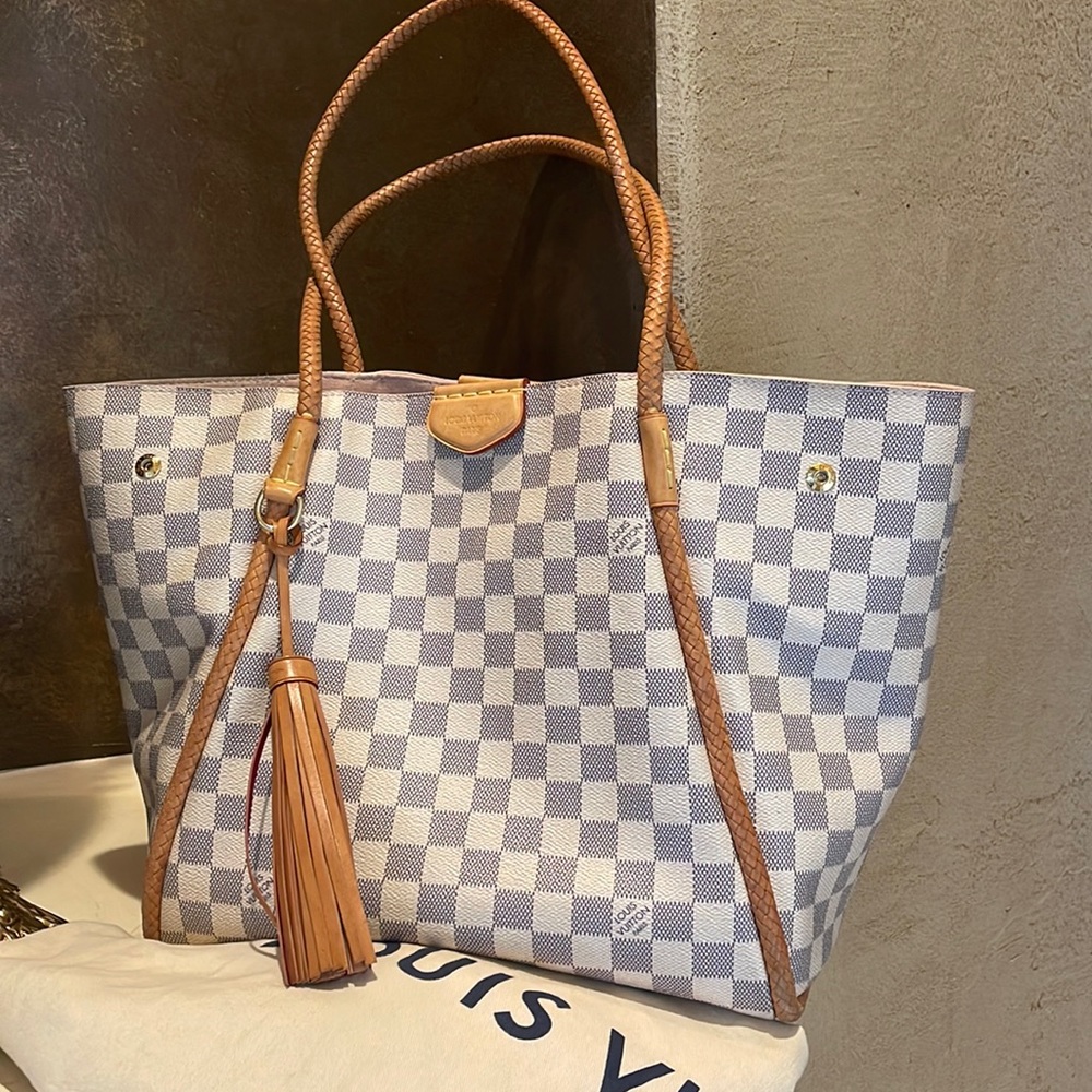 Louie Vuitton shoulder bag